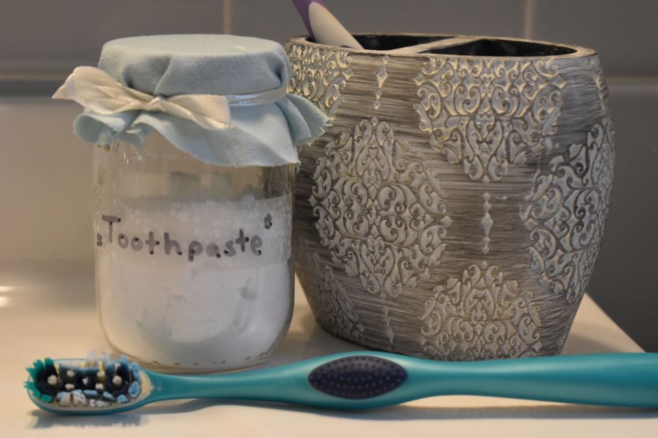 Homemade Toothpaste (just 2 ingredients!)