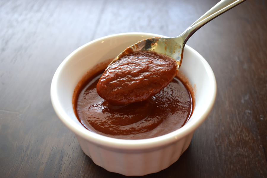 Easy Tangy Homemade BBQ Sauce (with no sweeteners)